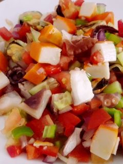 Una foto de Ensaladilla de pulpo y más