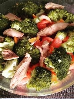 Una foto de Ensalada de brócoli con caballa