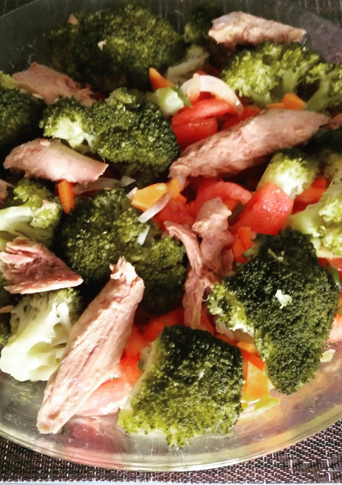 Una foto de Ensalada de brócoli con caballa