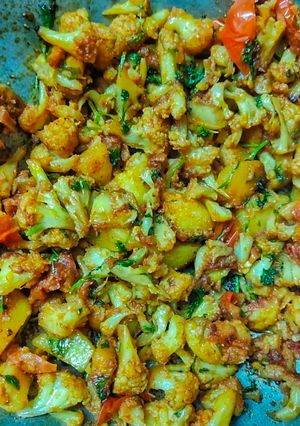 A picture of Cauliflower Potato Dry Sabji.