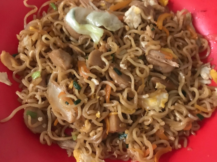 Bagaimana Menyiapkan Mie Goreng Sederhana (Pake Indomie), Menggugah Selera