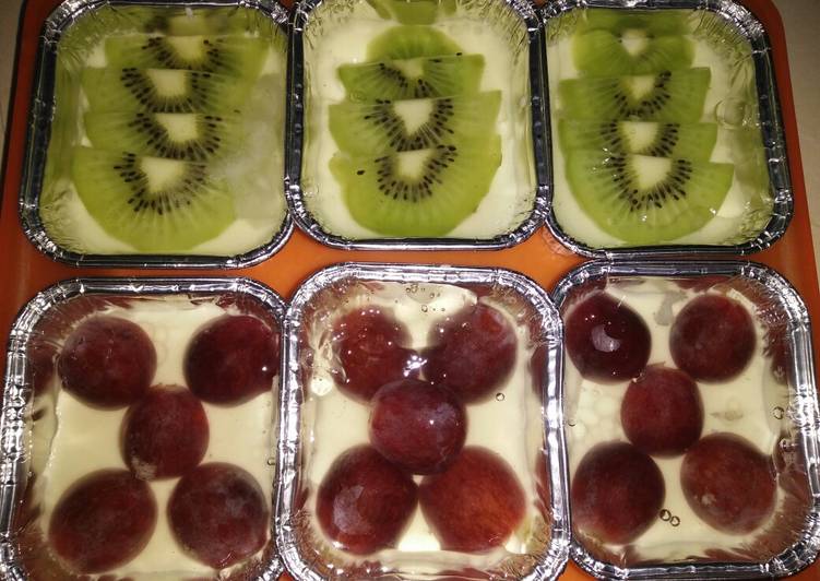 214. Puding susu topping buah