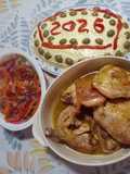 Pollo al horno con salsa de mostaza, verduras salteadas y pan de atún