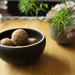 A picture of Flax Seed, roasted gram and Almond Ladoos.