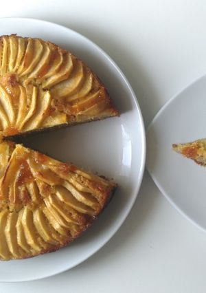 A picture of Apple Cake with Carrots and Cinnamon.