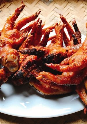 Hình của món Chân gà nướng.
