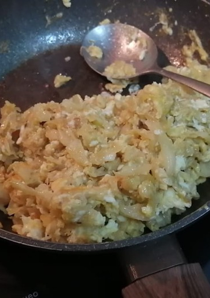 Una foto de Repollo Guisado con Huevo - Delicia