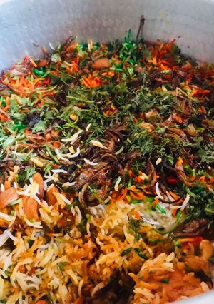 A picture of Chicken biryani.
