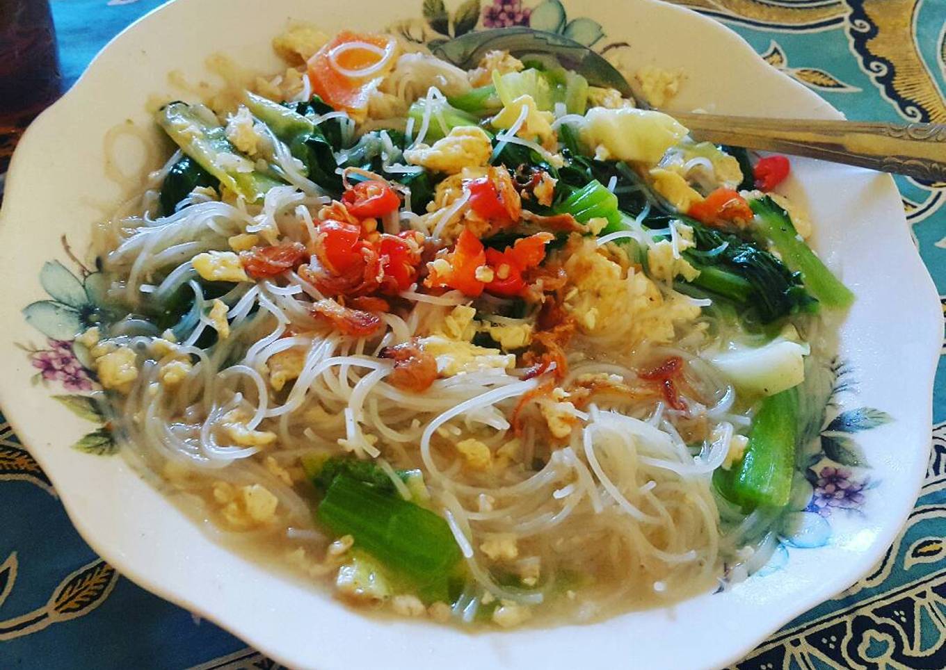 Bihun rebus