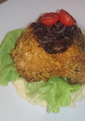 A picture of Balsamic glazed caramelised onions.