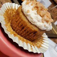 A picture of Vegan spiced apple cupcakes.