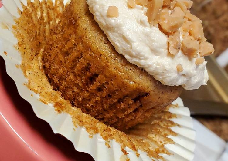 Vegan spiced apple cupcakes