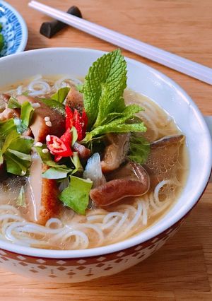 Hình của món 🌱 Bún Nấm Hương Chay (Vegan).