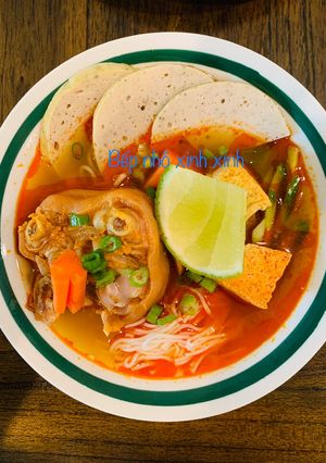 Hình của món Bún riêu giò heo (phiên bản của bếp nhỏ xinh xinh).