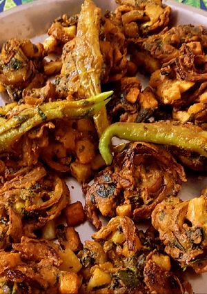 A picture of Mix veg pakode.
