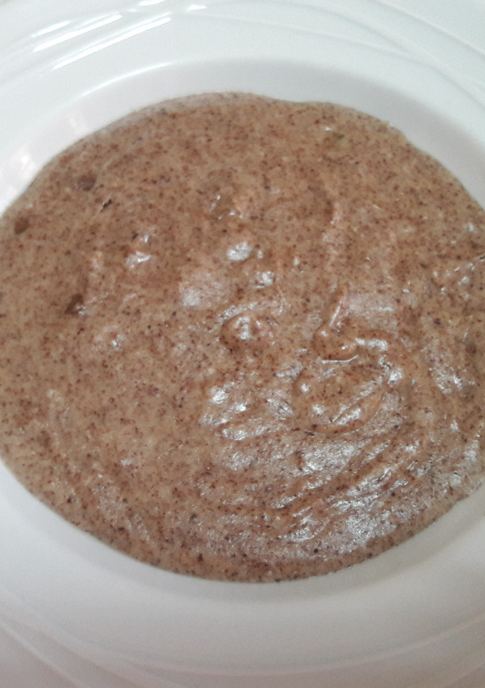 Una foto de Sopa de avellana, nuez y girasol baja en grasa y vegana 🥣