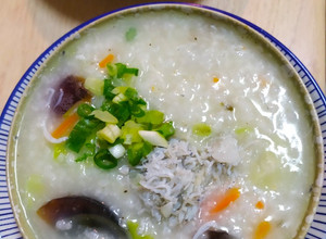 吻仔魚皮蛋蔬菜粥 的食譜成品照片