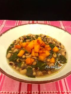 Una foto de Alubias carillas con espinacas (vegano)