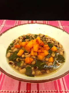 Una foto de Alubias carillas con espinacas (vegano)