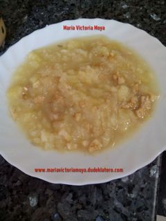 Una foto de Encebollado de bacalao