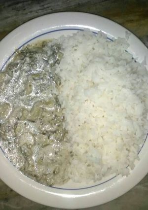 A picture of Chomolia with rice.