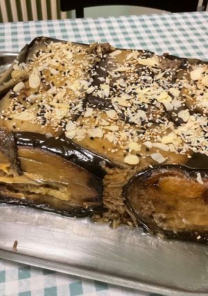 Une photo de Aubergines au bœuf et riz façon maklouba