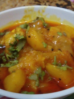ડુંગળી બટેકા નું શાક રેસીપી મુખ્ય ફોટો