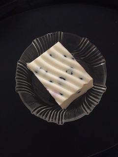 Kék pöttyös joghurttorta 🫐 recept fotója