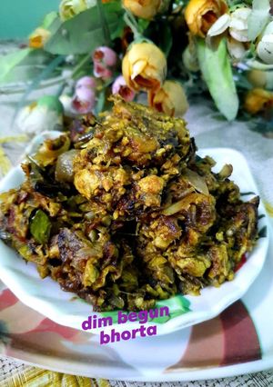 ডিম দিয়ে বেগুনের ভর্তা (dim begun er bharta recipe in Bengali) রেসিপির প্রধান ছবি