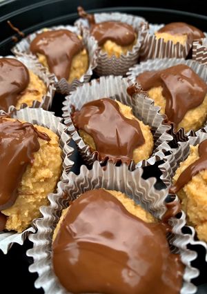A picture of Peanut Butter Balls.