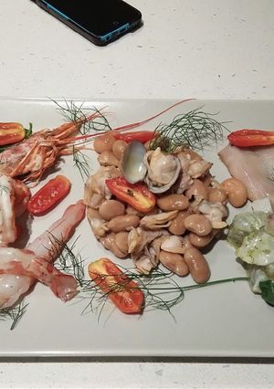 Foto di Antipasto freddo e caldo di mare