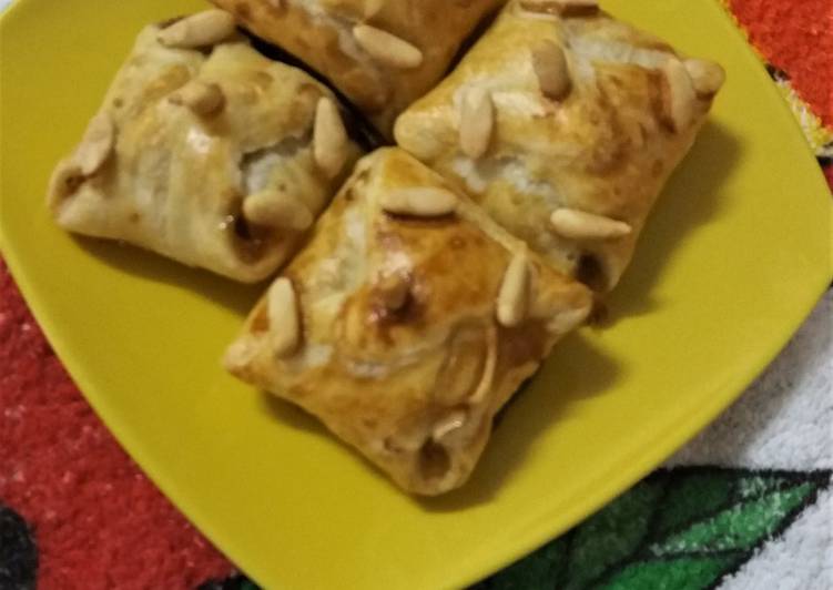 Pastelitos de hojaldres con mermelada de higos