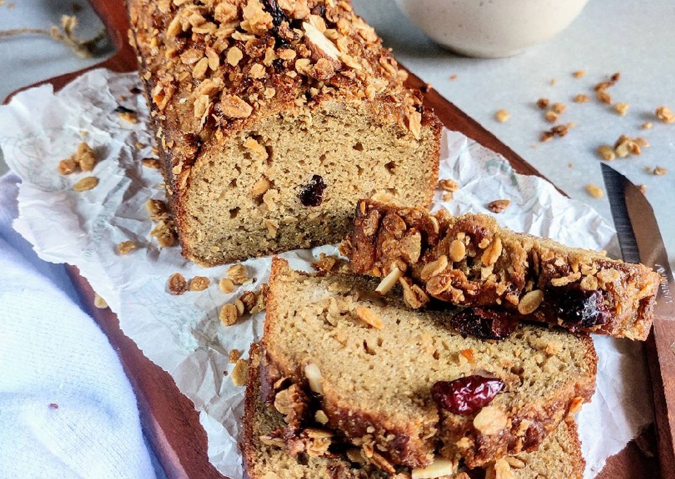 Granola banana cake