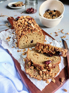 A picture of Granola banana cake.