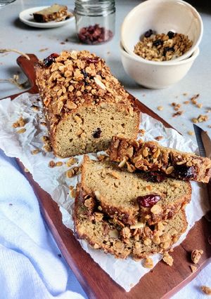 A picture of Granola banana cake.