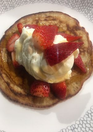 A picture of Healthy Oaty Pancakes with Fat Free Vanilla Yogurt.