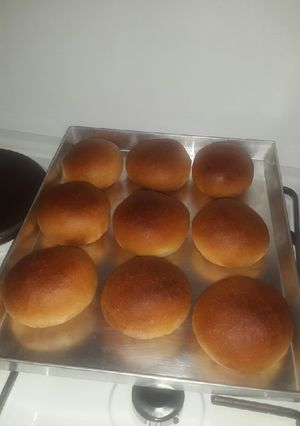 A picture of Hamburger buns.
