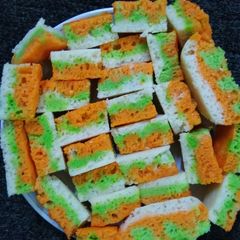A picture of Tri colour gujarati dhokla.