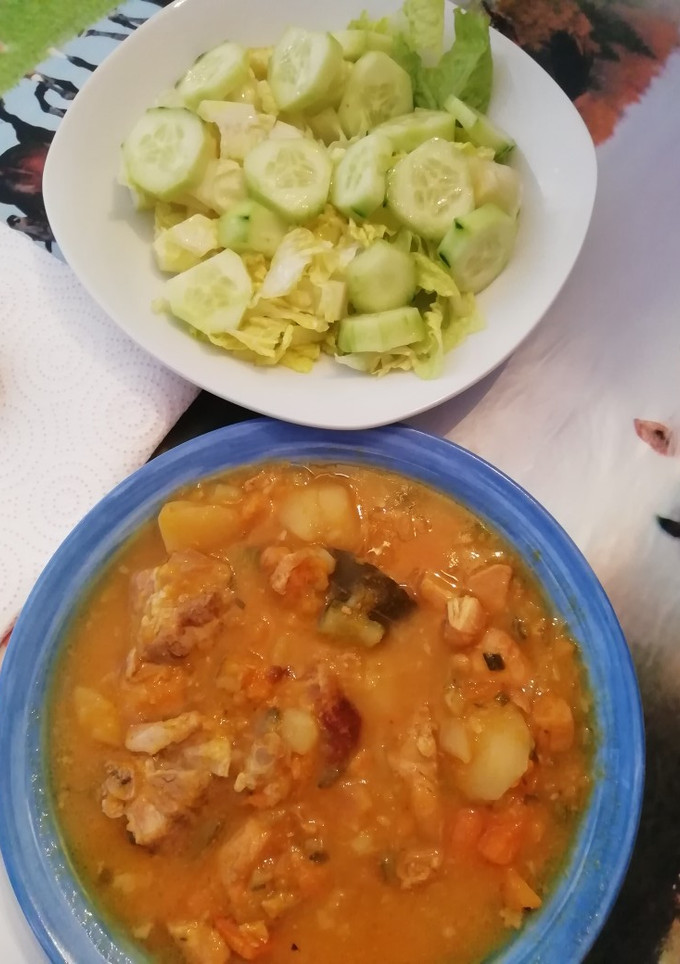 Una foto de Guiso de aprovechamiento (costilla y pollo)