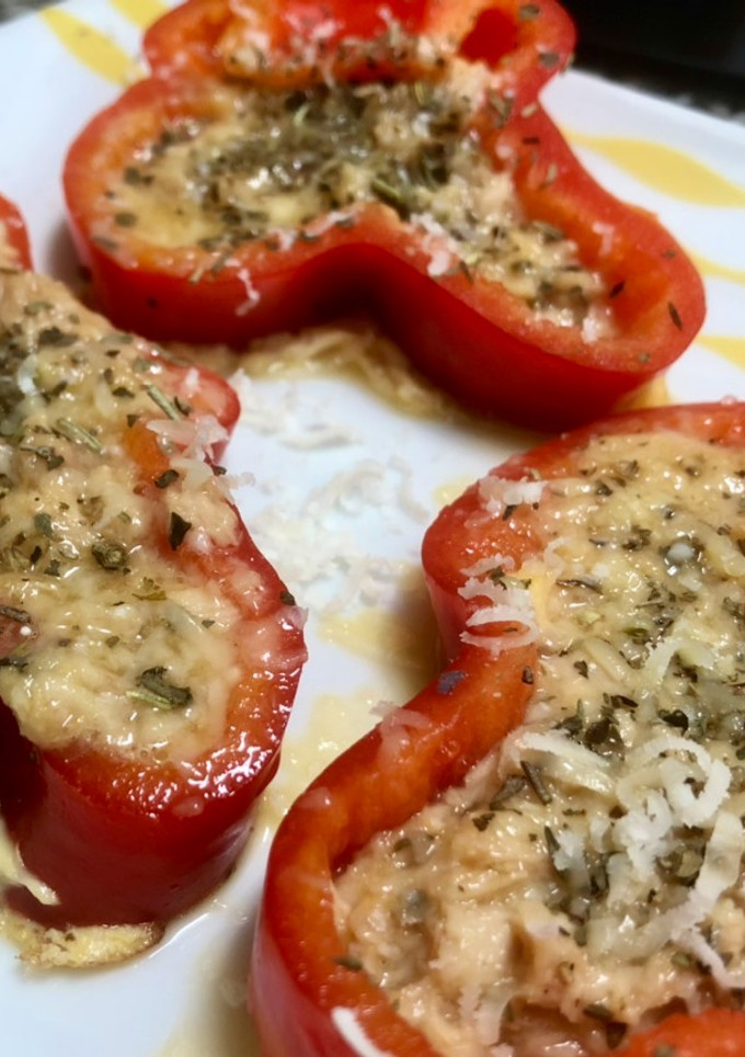 Una foto de Aros de pimiento rellenos