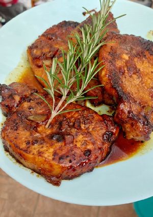 Une photo de Côte de porc marinée miel et vinaigre balsamique