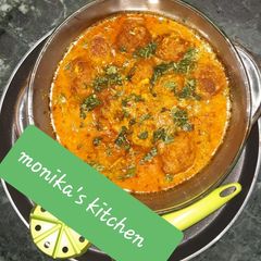 Bottle gourd (kofte)in gravy A picture of Bottle gourd (kofte)in gravy.