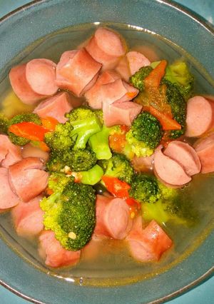 Foto resep Tumis Brocoli Sosis berkuah😊