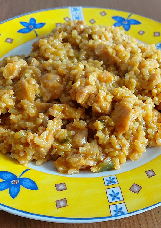Una foto de Arroz con pimientos y soja texturizada en olla rápida