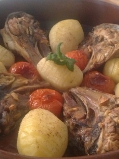 Una foto de Cabezas de cabrito al horno, estilo italiano