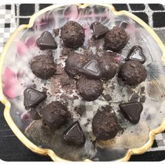 A picture of Choco balls.