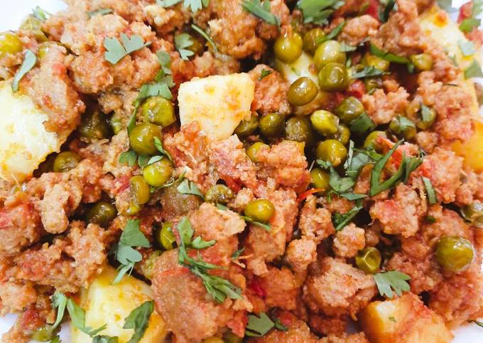Step-by-Step Guide to Prepare Delicious Tri Colour Qeema Matar Aloo