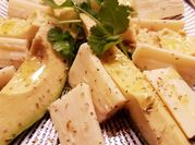 Una foto de ensalada de palmitos