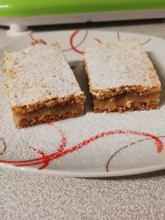 Nagymama omlós, almás sütije recept fotója
