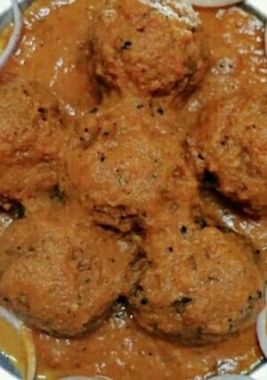 A picture of Paneer kofta curry.